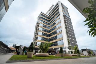 Studio 18th Floor, View, Access to Shopping Plaza - 4