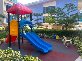 Affordable Cebu stay near IT Park & Streetscape Mall - 1