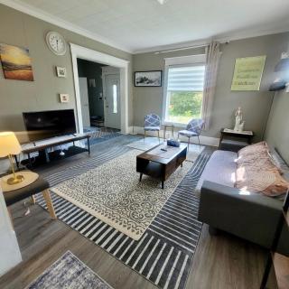 Spacious family house near white water walk and Clifton Hill Niagara - 9