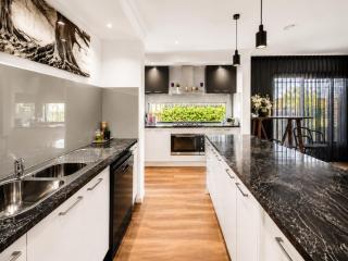 Spacious 4-Bedroom Family Home in Manor Lakes - 4