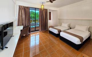 Rashu Hiyaa Hotel - 8