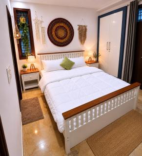 Riwaayat & Wings, a luxe stay 5 min from Taj Mahal - 2