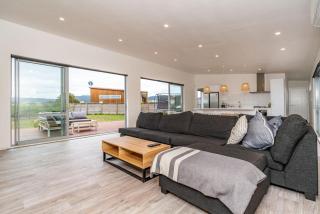 Beachy Dreams - modern, sunny in quiet cul-de-sac - 7
