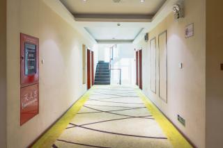 Diamond Pearl Hotel ,Phnom Penh,Royel Palace, Mekong RIver,Swimming Pool - 1