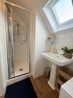 Central Ayr Attic Apartment plus Views - 5