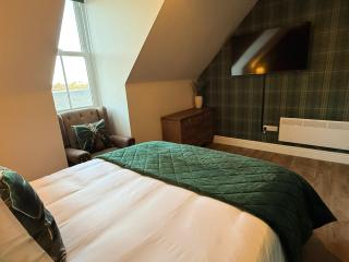 Central Ayr Attic Apartment plus Views - 3