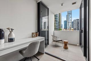 City Views & Amazing Location! Free Parking & WiFi - 2
