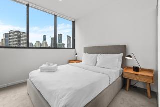 City Views & Amazing Location! Free Parking & WiFi - 8