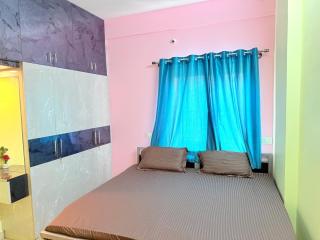 E city 2bhk Mani s home stay Tech Mahindra 1 km - 7