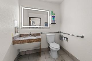 Quality Inn Dodge City - 3