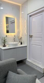 Yeshe's Haven Modern 1BHK Studio Apartment II - 4