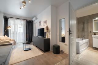 Home Bliss at Central Address - 4