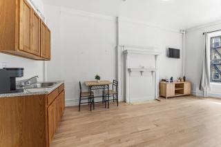 Bright Uptown Manhattan Studio Near Subway&Dining - 4