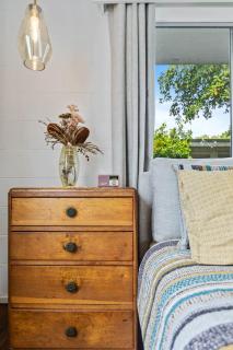 The Tides - 70s Seaside Bungalow - 1