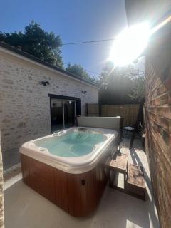 La Petite Forge, air conditioning, Jacuzzi & Médoc vineyards - 0