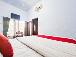RedDoorz near Ramayana Mall Banyuwangi - 4