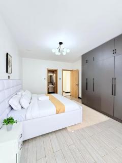spacious luxury apartment with swimming pool fully equipped gym child play ground area ,ample parking space and amazing city views - 7