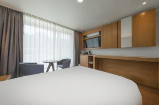 EL Hotel - 7