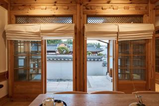 Luxury Hanok Serenity Villa - 9