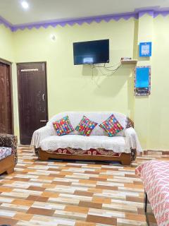 The Kuari crown Home stay - 9