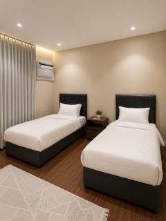 Elegant Apartment with Kitchen & Living Room - 5