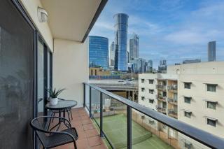 Modern 2 bedroom in Perth CBD with Pool and Gym - 9