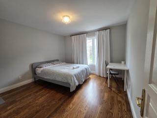Executive Room in North York Centre - 7