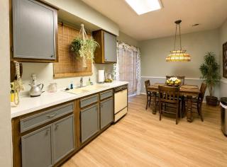 Family Retreat - Game Room Pool Table - Sleeps 13 - 4