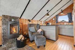 Fully Renovated - Cosy Holiday Home-Sj681 - 8