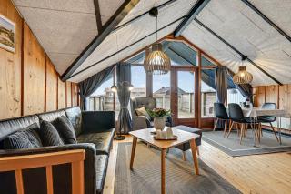 Fully Renovated - Cosy Holiday Home-Sj681 - 6
