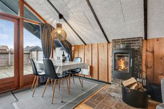 Fully Renovated - Cosy Holiday Home-Sj681 - 3