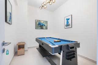 Luxe 6BR Semi-Detached Villa Steps from the Lagoon - 9