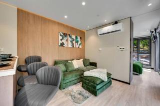Stargazing Luxury Pod Retreat with Hot Tub in Broken Bow, Oklahoma - 9