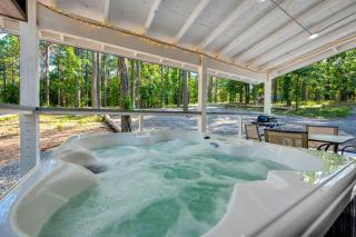 Stargazing Luxury Pod Retreat with Hot Tub in Broken Bow, Oklahoma - 6