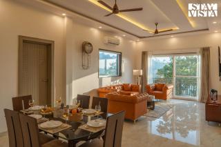StayVista at Golden Muse with BBQ & Jacuzzi - 4