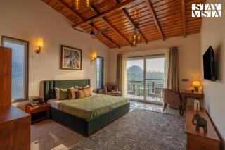 StayVista at Golden Muse with BBQ & Jacuzzi - 2