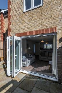Beach Mews - Modern townhouse with patio and private parking - 4