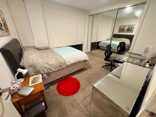 Spacious Master Room with Private Ensuite - 5