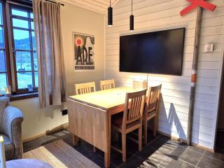 Family Cabin, Pet-Friendly w Fireplace - 4