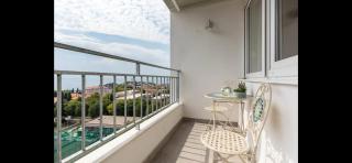 Split Pearl Apartment - 9