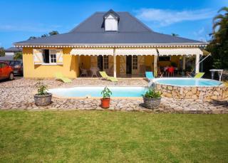 Villa avec piscine privée à Petit-Bourg, 100 m² - 9