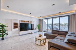 Sliema 3BDR Flat with Seaview - 2