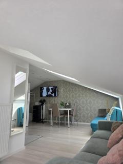 City Hotel - 2