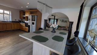 Heathrow 6B Home - Sleeps 12 Parking Garden WIFI - Colnbrook - 1