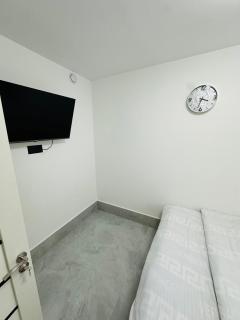 Black & White Airport Hotel - 3