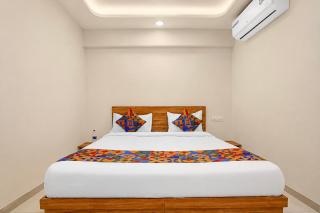 FabHotel SB Palace - 7