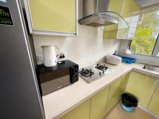 Two bedroom -King sized bedroom-Free parking - 4