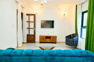 Bj House - 4