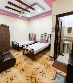 Bread and Bed Guest House Near Gerrys Visa Centre Islamabad - 1