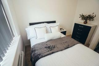 Spacious 4BR Home with Huge Garden in Mickleover - 1
